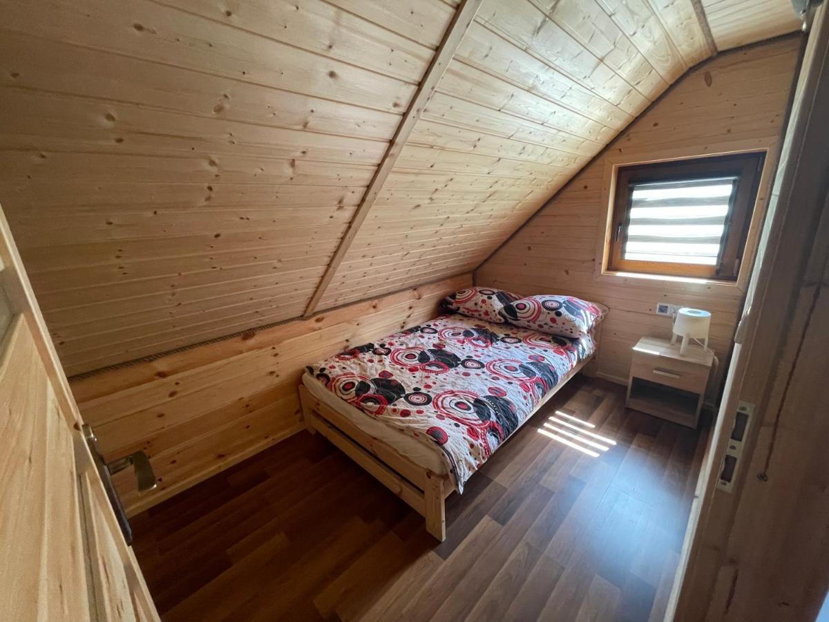 Hotel Uweronci Ustrzyki Dolne Zewnętrze zdjęcie